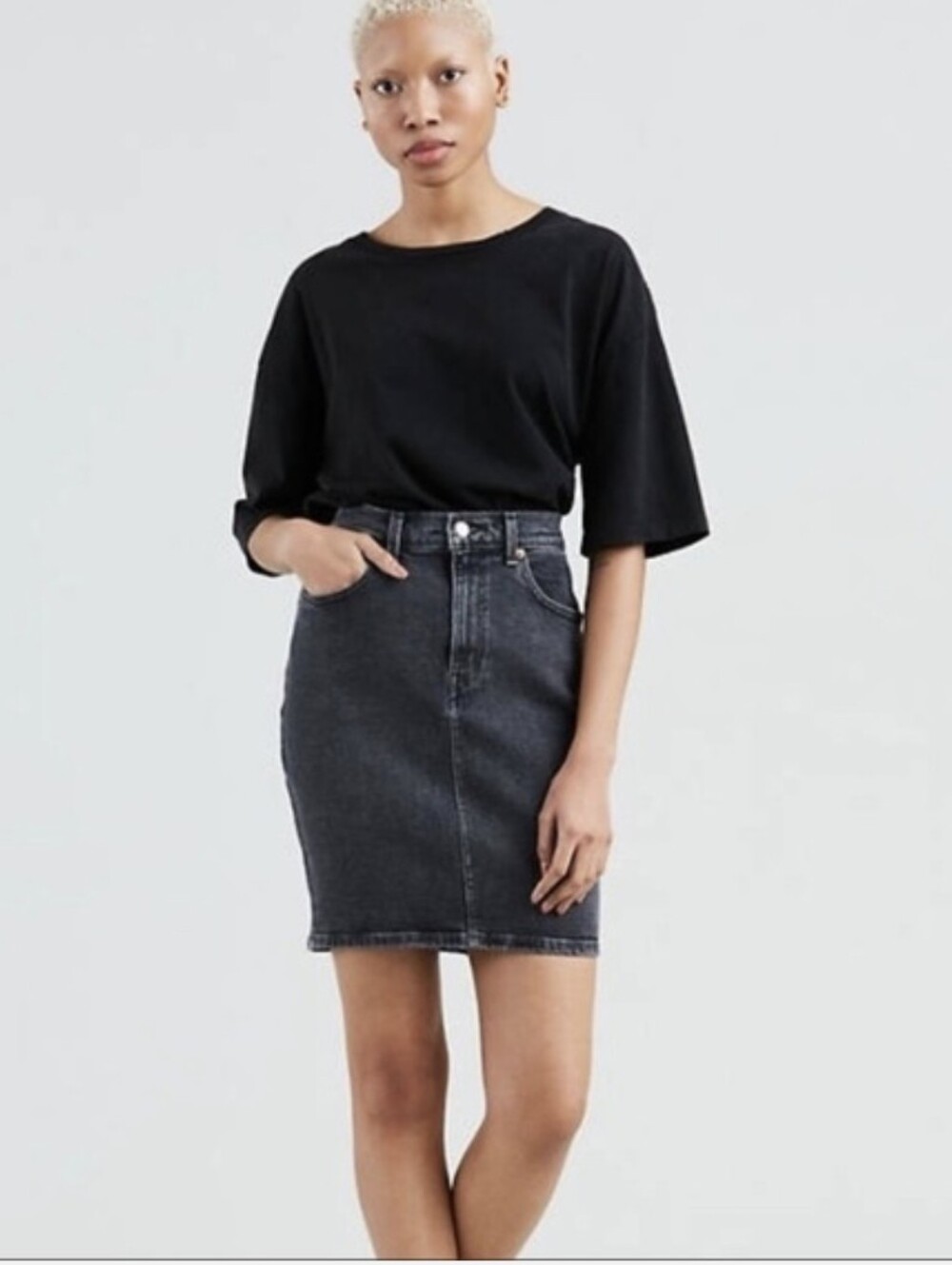 Levis Classic Black Denim  Skirt